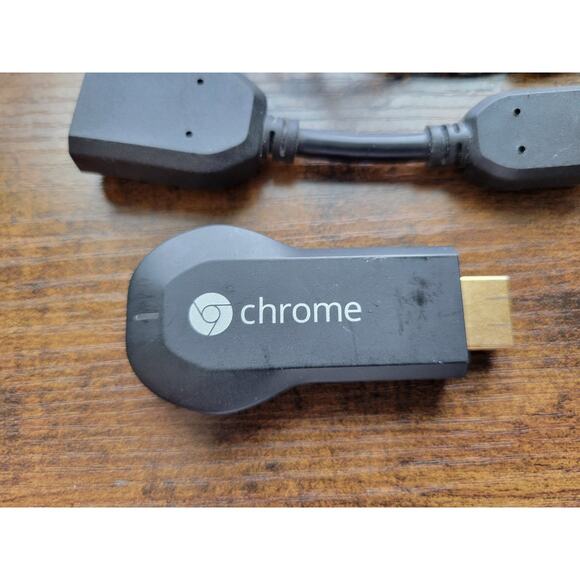 Google Chromecast H2G2-42 USB-C Streaming Service Unit w/Extender and Power Plug - Picture 2 of 6
